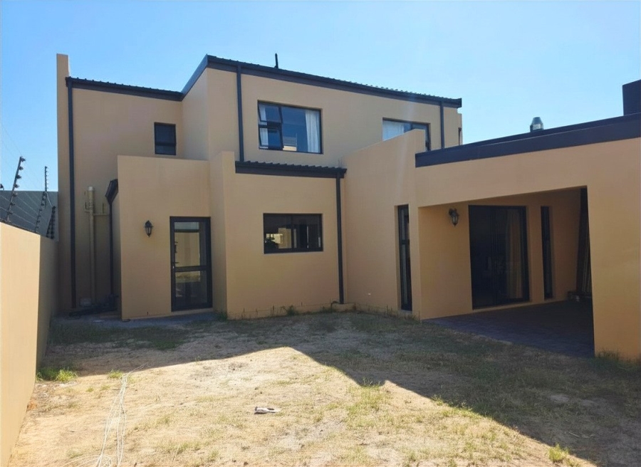 To Let 5 Bedroom Property for Rent in Sandown Western Cape